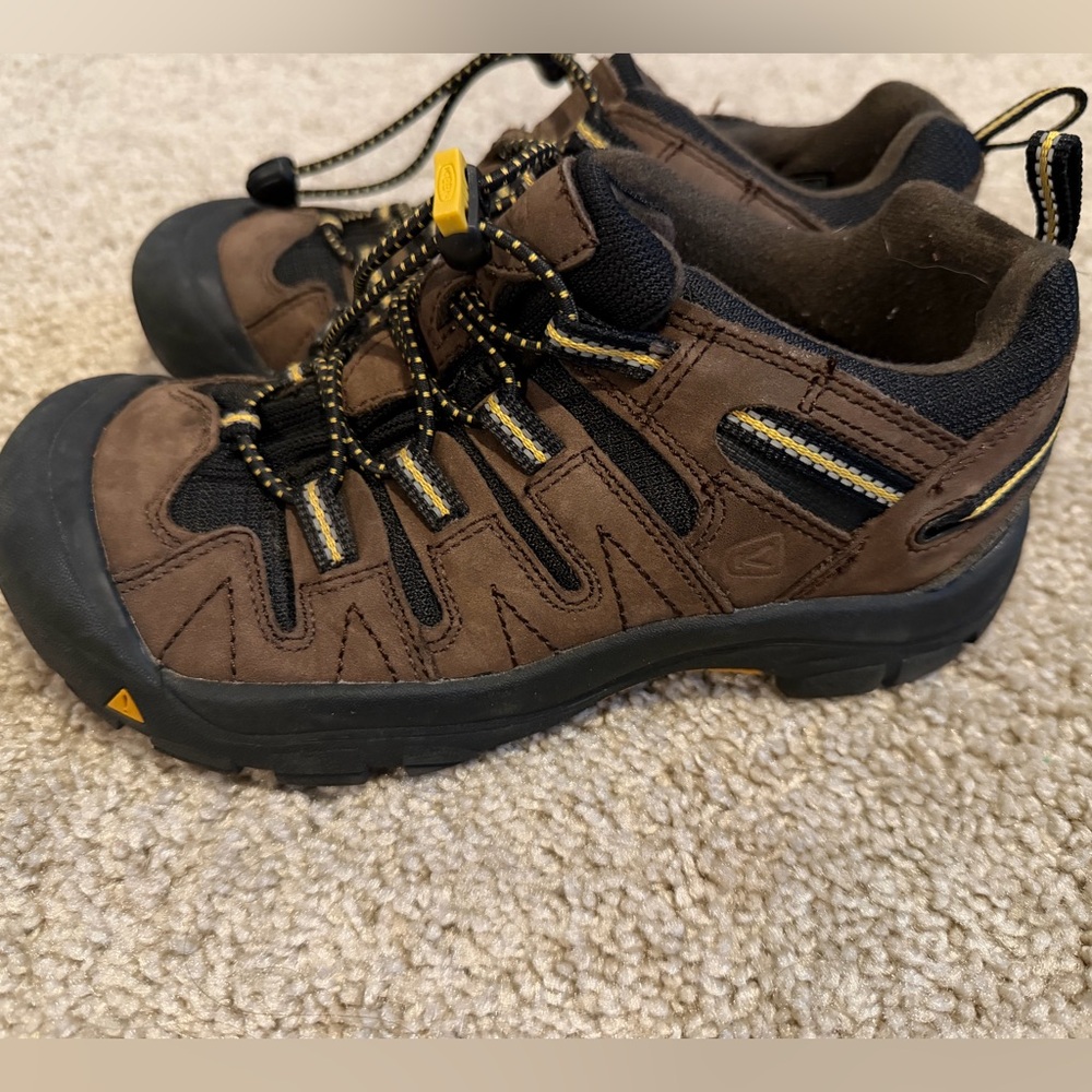 KEEN Voyageur Vented Hiking Shoes Kids Size 3
